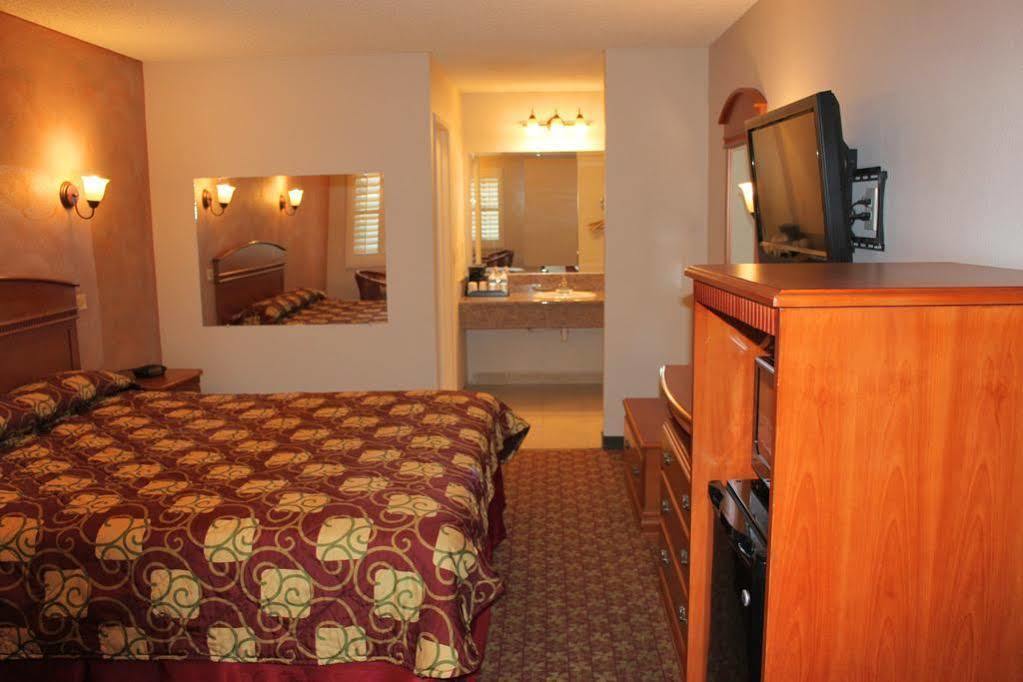 Orange Tustin Inn In Ориндж Экстерьер фото